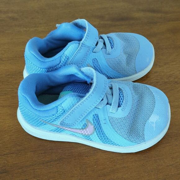 Nike Kids Revolution 4 toddler 7C - Picture 2 of 7